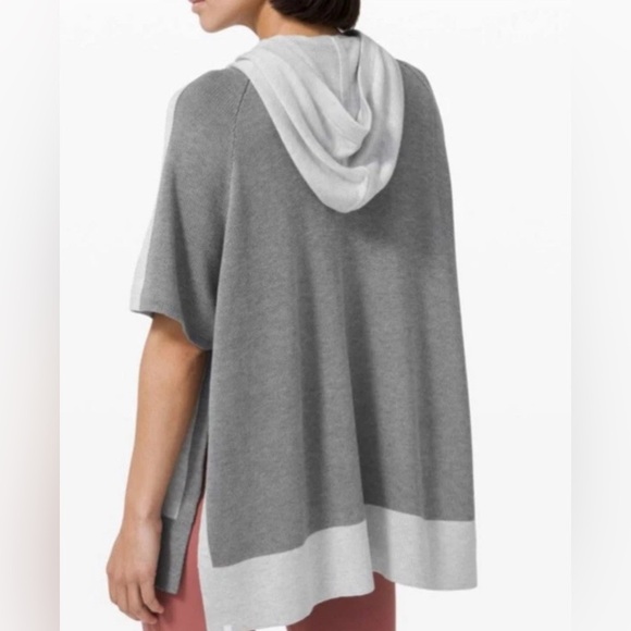 Lululemon Opened Up Poncho
DESIGNED FOR ON THE MOVE Size M/L - Picture 2 of 13